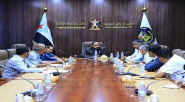 الأمين العام يطلع على التحضيرات الجارية لإحياء الذكرى الـ62 لثورة 14 أكتوبر المجيدة بالضالع