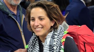 نائبة أوروبية بأسطول الصمود: تعرضنا للاعتداء الجسدي وحرمنا حقوقنا الأساسية أثناء الاحتجاز نائبة أوروبية بأسطول الصمود: تعرضنا للاعتداء الجسدي وحرمنا حقوقنا الأساسية أثناء الاحتجاز