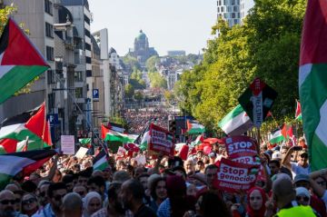 هآرتس: مشاهير يقاطعون نيويورك تايمز بسبب التحيز ضد الفلسطينيين هآرتس: مشاهير يقاطعون نيويورك تايمز بسبب التحيز ضد الفلسطينيين