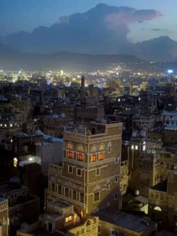  هل تريدون منا أن نغادر باستثماراتنا اليمن... أم نلقي بأنفسنا من على جبل نقم؟ مستثمر يمني يصرخ من قلب صنعاء المثخنة بالجبايات الحوثية