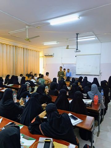 الامين العام للاتحاد العام لطلاب جامعة عدن يلتقي بالطلاب المستجدين في كلية التمريض الامين العام للاتحاد العام لطلاب جامعة عدن يلتقي بالطلاب المستجدين في كلية التمريض