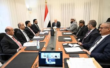 مجلس القيادة الرئاسي يقر حزمة إجراءات جديدة لتحسين الاقتصاد مجلس القيادة الرئاسي يقر حزمة إجراءات جديدة لتحسين الاقتصاد