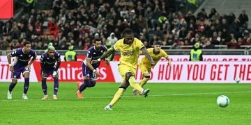 ميلان يهزم فيورنتينا وينفرد بصدارة الدوري الإيطالي ميلان يهزم فيورنتينا وينفرد بصدارة الدوري الإيطالي