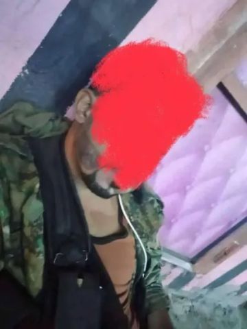 فضيحة ابتزاز في تعز .. جندي ينشر صورا خاصة لامرأة وأطفالها على مواقع التواصل الاجتماعي فضيحة ابتزاز في تعز .. جندي ينشر صورا خاصة لامرأة وأطفالها على مواقع التواصل الاجتماعي