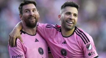 نجم برشلونة وزميل ميسي يعلن موعد اعتزاله نجم برشلونة وزميل ميسي يعلن موعد اعتزاله