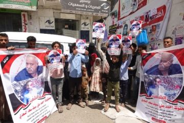 أسرة الشهيد محفوظ السعدي تطالب طارق صالح بتسليم قتلة ابنها المتواجدين في المخا