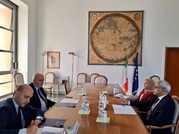 اليمن يدعو إلى شراكة دولية لحماية البحر الأحمر من التهديدات البحرية