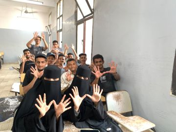عدن:طلاب مؤسسة رموز التنموية للصم وذوي الاحتياجات الخاصة يباشرون التعليم التحضيري في قسم إدارة أعمال  عدن:طلاب مؤسسة رموز التنموية للصم وذوي الاحتياجات الخاصة يباشرون التعليم التحضيري في قسم إدارة أعمال