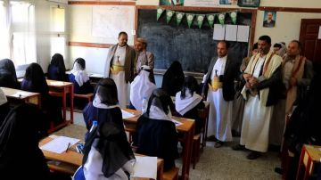 عوض يدشن اختبارات الفصل الدراسي الأول للمرحلتين الأساسية والثانوية في صعدة