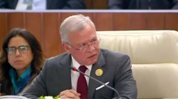 عاهل الأردن يبحث مع قائد القوات البرية الباكستانية التعاون الدفاعي