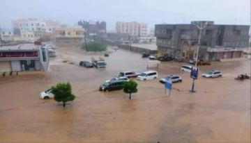  المكلا تحتفي بأول سيول الموسم: جسر المنورة يستقبل سيل الخير من وادي الغليلة! 