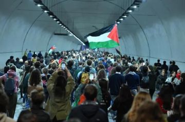 روما تنتفض ضد العدو الإسرائيلي بعد اعتراض أسطول الصمود العالمي روما تنتفض ضد العدو الإسرائيلي بعد اعتراض أسطول الصمود العالمي