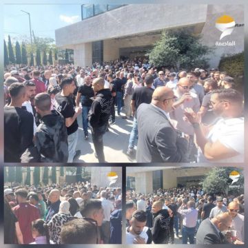  إعلام الأسرى الفلسطينيين:وصول حافلات الأسرى إلى رام الله وعبور اول حافلة إلى غزة