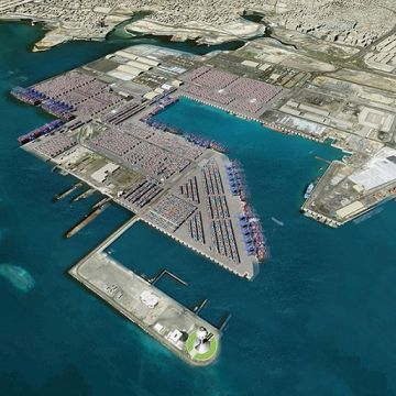 السعودية توقع اتفاقية امتياز لتشغيل ميناء إفريقي 30 عاما السعودية توقع اتفاقية امتياز لتشغيل ميناء إفريقي 30 عاما