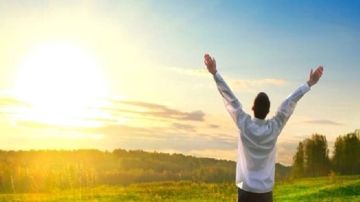 20 دقيقة تحت الشمس تحسن مستويات الكوليسترول بشكل طبيعي