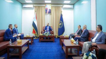 الأمين العام يبحث سبل تعزيز جهود تحقيق السلام مع وفد المعهد الأوروبي