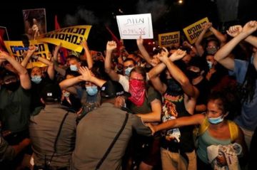 تظاهرات حاشدة في إسرائيل للمطالبة باستقالة نتنياهو تظاهرات حاشدة في إسرائيل للمطالبة باستقالة نتنياهو