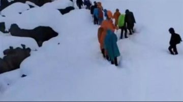 إنقاذ جميع المتنزهين العالقين في الثلج في التيبت