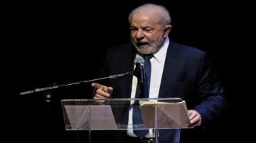 الرئيس البرازيلي: حل نهائي للأزمة التجارية بين البرازيل والولايات المتحدة الرئيس البرازيلي: حل نهائي للأزمة التجارية بين البرازيل والولايات المتحدة