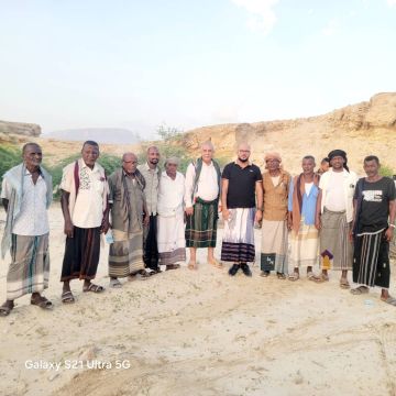 رئيس فريق التوجيه والرقابة الرئاسي الشعيبي يتفقد أضرار السيول في جزول بمديرية حجر بحضرموت