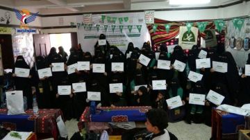 اختتام دورة تدريبية لرائدات التنمية بمديرية آزال في أمانة العاصمة