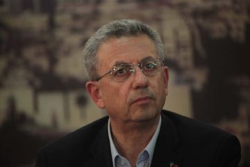البرغوثي يدعو لتشكيل قيادة فلسطينية موحدة تواجه ما يجري في غزة والضفة البرغوثي يدعو لتشكيل قيادة فلسطينية موحدة تواجه ما يجري في غزة والضفة