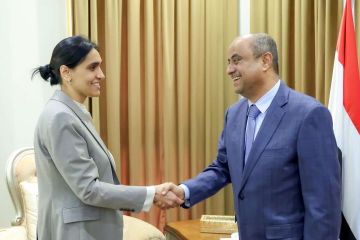 اشادة بريطانية بجهود بن بريك: عزز التماسك السياسي والاستقرار الاقتصادي اشادة بريطانية بجهود بن بريك: عزز التماسك السياسي والاستقرار الاقتصادي