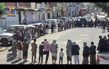 الحوثيون ينفذون عدة وقفات مسلحة في البيضاء نصرة لفلسطين