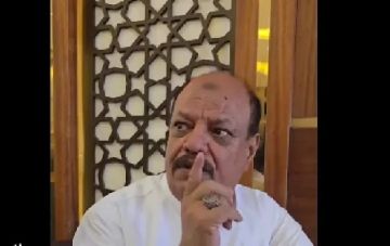 فضيحة في بيت الطاعة الحوثي.. شاعر يتهم شيخا بإدارة شبكة دعارة ومحاولات لاحتواء خلاف متصاعد فضيحة في بيت الطاعة الحوثي.. شاعر يتهم شيخا بإدارة شبكة دعارة ومحاولات لاحتواء خلاف متصاعد