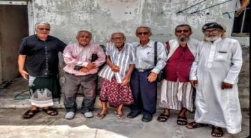 نقابة الصحفيين والإعلاميين الجنوبيين تكرم المخرج الرائد بتلفزيون عدن حبيب أحمد نقابة الصحفيين والإعلاميين الجنوبيين تكرم المخرج الرائد بتلفزيون عدن حبيب أحمد