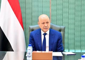 العليمي يلتقي لجنة المصالحة بتعز ويؤكد: الدولة لن تفرط بدماء الضحايا العليمي يلتقي لجنة المصالحة بتعز ويؤكد: الدولة لن تفرط بدماء الضحايا