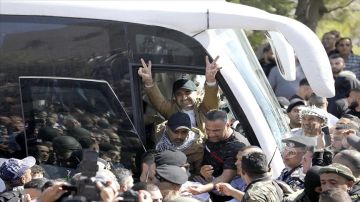 إعلام الأسرى: نقل 154 أسيرا فلسطينيا مبعدا إلى مصر