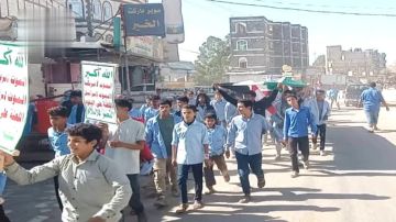 مسير طلابي حاشد في الضالع إسنادا لغزة