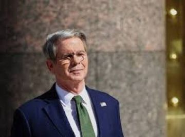 وزير الخزانة الأمريكي: خسارة 15 مليار دولار يوميا بالإغلاق الحكومي