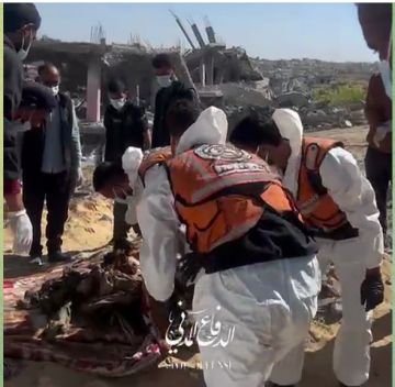 الدفاع المدني بغزة يعيد دفن 50 جثمانا جرفتهم آليات العدو في بيت لاهيا الدفاع المدني بغزة يعيد دفن 50 جثمانا جرفتهم آليات العدو في بيت لاهيا