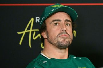 جائزة الولايات المتحدة: ألونسو مؤمن بقدرة فيرستابن على الفوز بلقبه الخامس تواليا