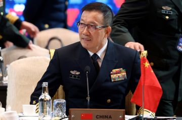 وزير الدفاع الصيني يسعى لإرساء ثقة مع الولايات المتحدة ويحذرها بشأن تايوان وزير الدفاع الصيني يسعى لإرساء ثقة مع الولايات المتحدة ويحذرها بشأن تايوان