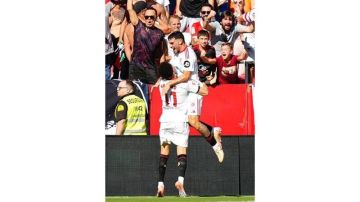 سقط بالأربعة أمام إشبيلية.. برشلونة يخسر صدارة الليغا في بلاد الأندلس