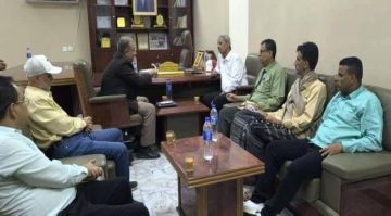 فريق التوجيه والرقابة الرئاسي يلتقي محافظ محافظة لحج فريق التوجيه والرقابة الرئاسي يلتقي محافظ محافظة لحج