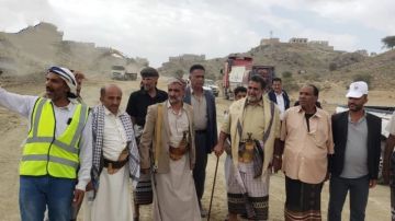 محافظ البيضاء يتفقد مشروع طريق شارع الثلاثين عزة خط مكيراس محافظ البيضاء يتفقد مشروع طريق شارع الثلاثين عزة خط مكيراس