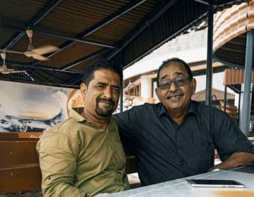 نجل الكاتب أحمد حميدان يطالب بالكشف عن مصير والده المعتقل في عدن