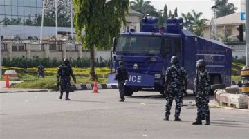 تغييرات واسعة بالحكومة النيجيرية بعد محاولة الانقلاب تغييرات واسعة بالحكومة النيجيرية بعد محاولة الانقلاب