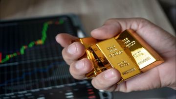 تراجع مفاجئ في أسعار الذهب مع صعود الدولار وجني الأرباح تراجع مفاجئ في أسعار الذهب مع صعود الدولار وجني الأرباح