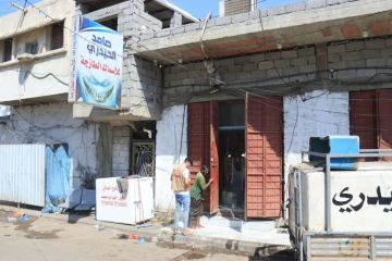 حملة رقابية موسعة في المعلا تغلق محلات بيع الأسماك المخالفة للأسعار الرسمية حملة رقابية موسعة في المعلا تغلق محلات بيع الأسماك المخالفة للأسعار الرسمية