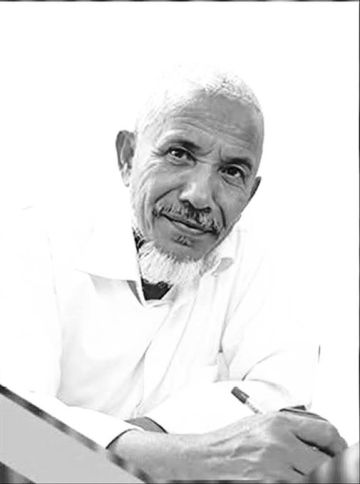 محافظ حضرموت ينعي أحمد زين باحميد ويشيد بدوره في التعليم والصحة