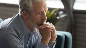 هل يقي التعليم من تدهور الذاكرة مع التقدم في العمر؟ دراسة جديدة تنسف الاعتقاد السائد