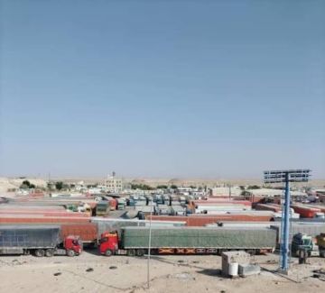 إضراب يشل منفذ شحن في المهرة رفضا لفساد المرتزقة