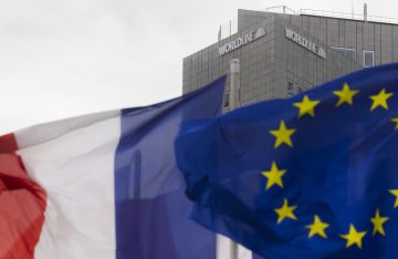 انخفاض الأسهم الفرنسية عقب استقالة رئيس الوزراء الجديد انخفاض الأسهم الفرنسية عقب استقالة رئيس الوزراء الجديد