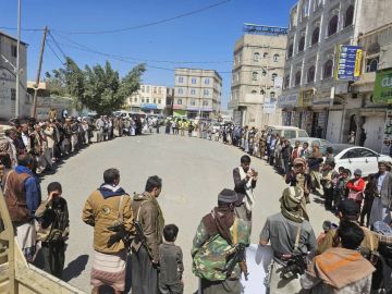 وقفة مسلحة في البيضاء وفاء للشهداء وإعلانا للبراءة من الخونة والعملاء وقفة مسلحة في البيضاء وفاء للشهداء وإعلانا للبراءة من الخونة والعملاء