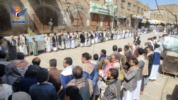 وقفات بأمانة العاصمة تؤكد الوفاء للشهداء واستمرار التعبئة والجهوزية العالية وقفات بأمانة العاصمة تؤكد الوفاء للشهداء واستمرار التعبئة والجهوزية العالية